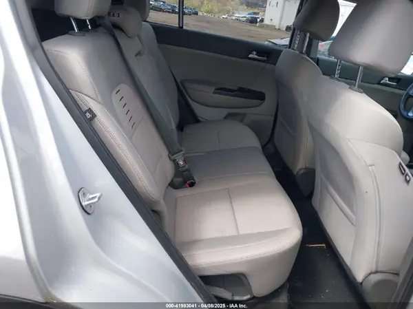 KNDPMCAC9J7438425 2018 KIA SPORTAGE - Image 8