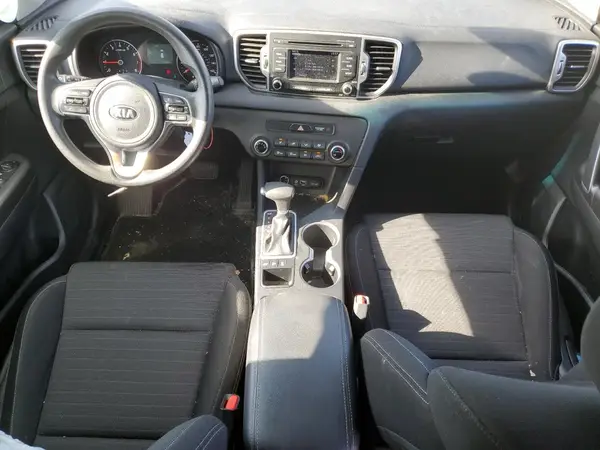 KNDPMCAC9J7439865 2018 KIA SPORTAGE - Image 8