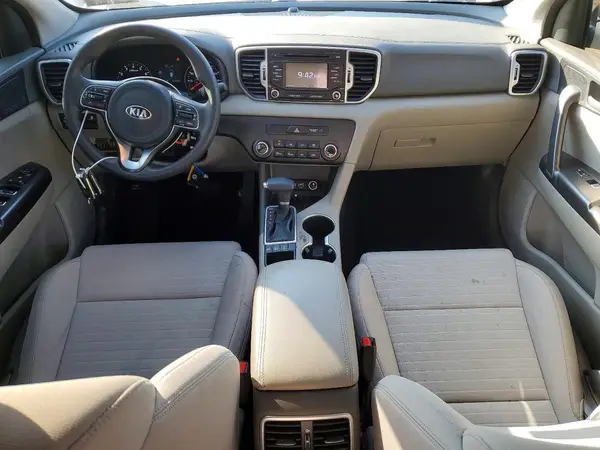 KNDPMCAC9J7446170 2018 KIA SPORTAGE - Image 8