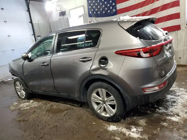 KNDPMCAC9J7447528 2018 KIA SPORTAGE - Image 2