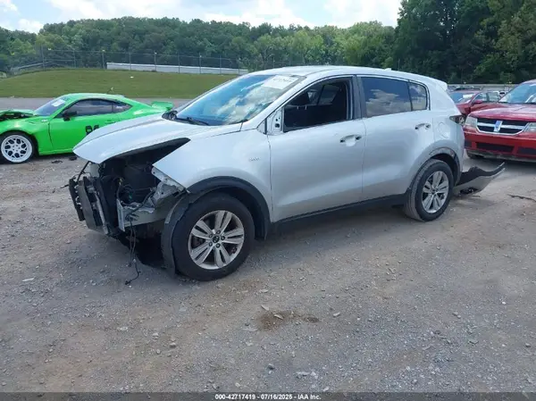 KNDPMCAC9J7448260 2018 KIA SPORTAGE - Image 2