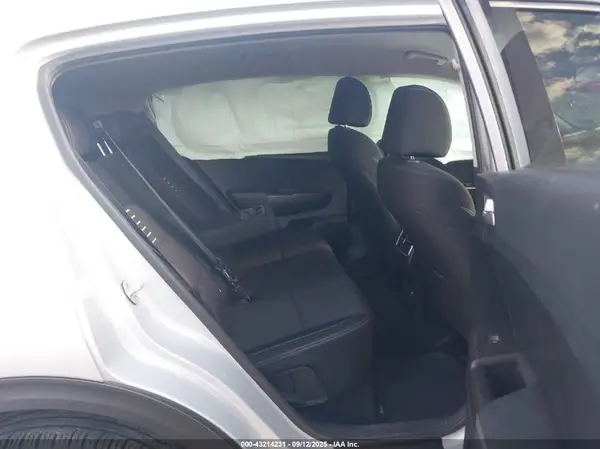 KNDPMCAC9J7448372 2018 KIA SPORTAGE - Image 8