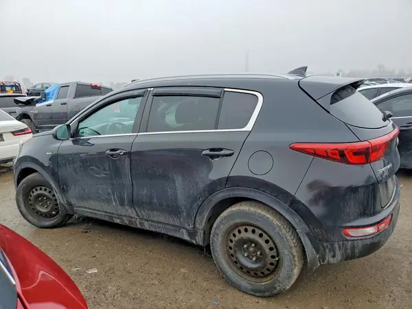 KNDPMCAC9J7452079 2018 KIA SPORTAGE - Image 2