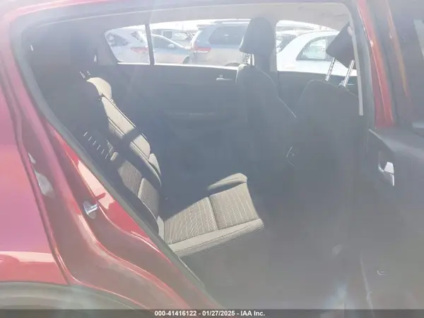 KNDPMCAC9J7454883 2018 KIA SPORTAGE - Image 8
