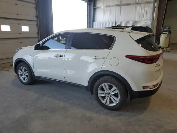 KNDPMCAC9J7465365 2018 KIA SPORTAGE - Image 2