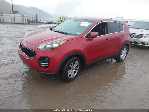 KNDPMCAC9J7485602 2018 KIA SPORTAGE - Image 2