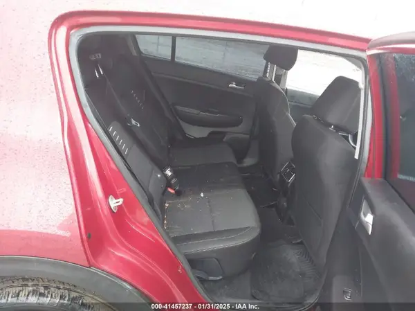KNDPMCAC9J7485602 2018 KIA SPORTAGE - Image 8