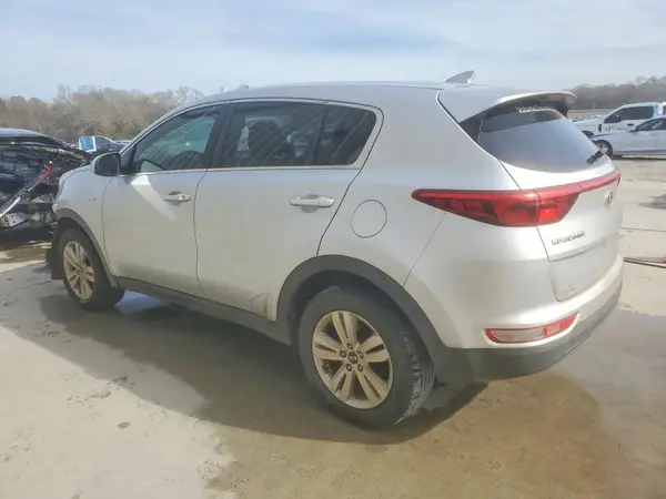 KNDPMCAC9K7518566 2019 KIA SPORTAGE - Image 2