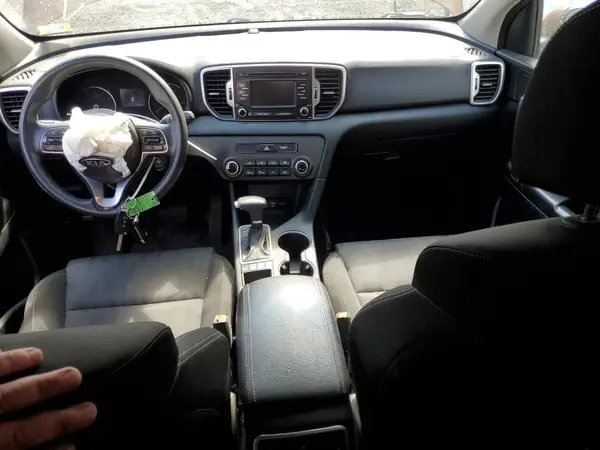 KNDPMCAC9K7541605 2019 KIA SPORTAGE - Image 8