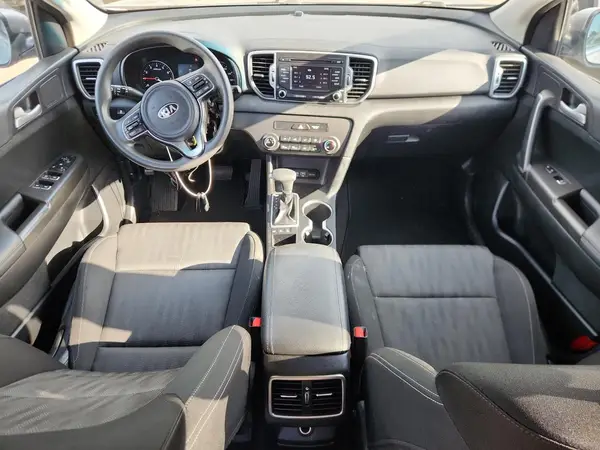 KNDPMCAC9K7560381 2019 KIA SPORTAGE - Image 8