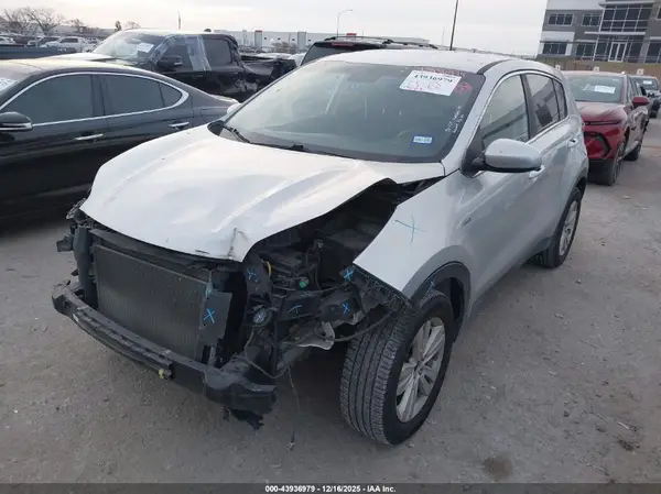 KNDPMCAC9K7562650 2019 KIA SPORTAGE - Image 2