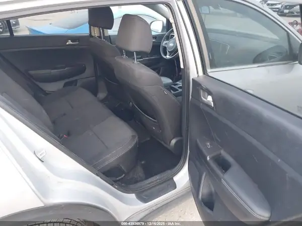 KNDPMCAC9K7562650 2019 KIA SPORTAGE - Image 8