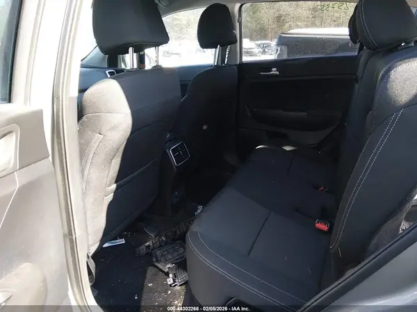 KNDPMCAC9K7602290 2019 KIA SPORTAGE - Image 8