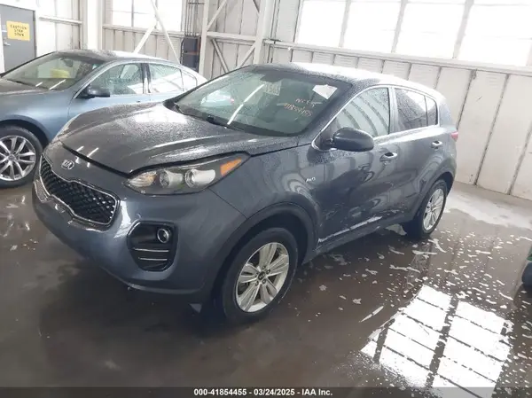 KNDPMCAC9K7611877 2019 KIA SPORTAGE - Image 2