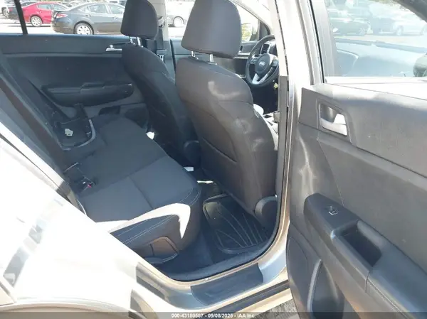 KNDPMCAC9L7629703 2020 KIA SPORTAGE - Image 8