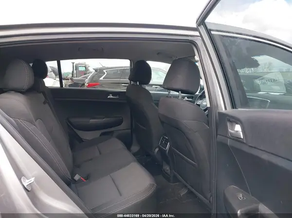 KNDPMCAC9L7717084 2020 KIA SPORTAGE - Image 8