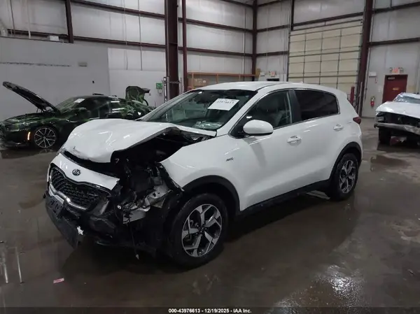 KNDPMCAC9L7734905 2020 KIA SPORTAGE - Image 2