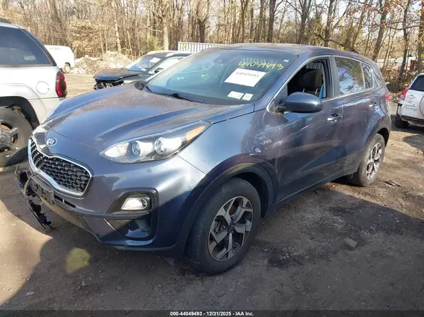 KNDPMCAC9M7863695 2021 KIA SPORTAGE - Image 2