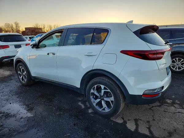 KNDPMCAC9M7890721 2021 KIA SPORTAGE - Image 2