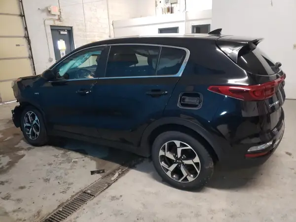 KNDPMCAC9M7901796 2021 KIA SPORTAGE - Image 2