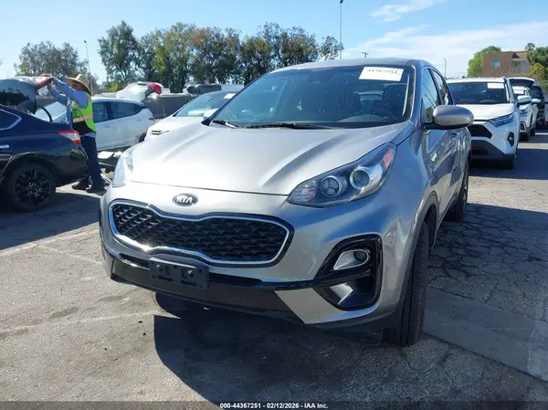 KNDPMCAC9M7938735 2021 KIA SPORTAGE - Image 2