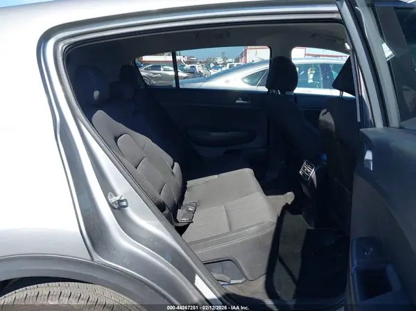 KNDPMCAC9M7938735 2021 KIA SPORTAGE - Image 8