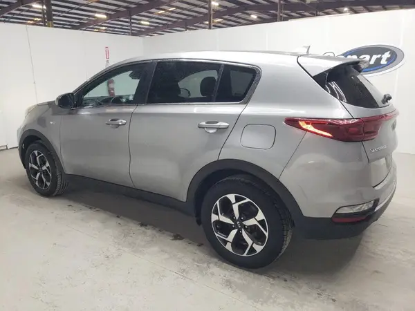 KNDPMCAC9M7941098 2021 KIA SPORTAGE - Image 2