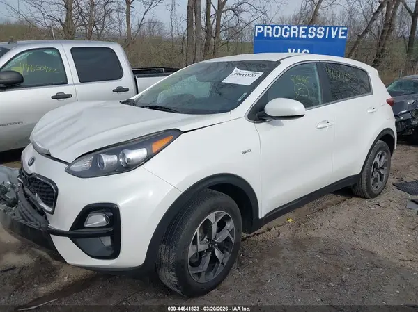 KNDPMCAC9M7944065 2021 KIA SPORTAGE - Image 2