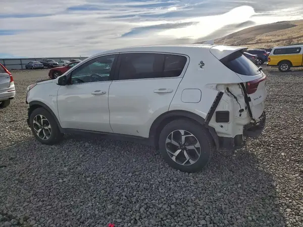 KNDPMCAC9N7009033 2022 KIA SPORTAGE - Image 2