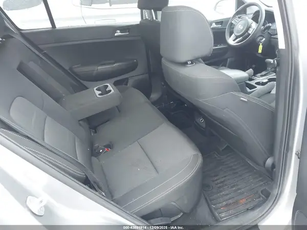 KNDPMCAC9N7955052 2022 KIA SPORTAGE - Image 8