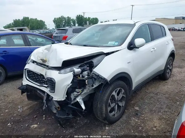 KNDPMCAC9N7964821 2022 KIA SPORTAGE - Image 2