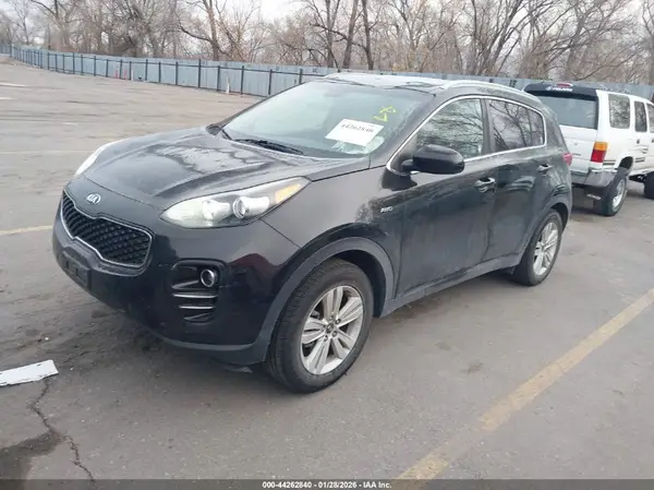 KNDPMCACOJ7462760 2018 KIA SPORTAGE - Image 2