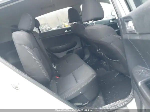 KNDPMCACXH7041056 2017 KIA SPORTAGE - Image 8