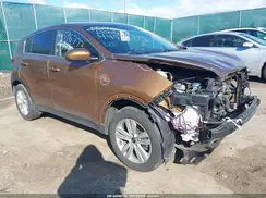 KNDPMCACXH7055832 2017 KIA SPORTAGE