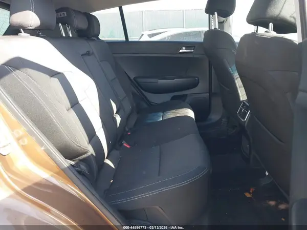 KNDPMCACXH7055832 2017 KIA SPORTAGE - Image 8