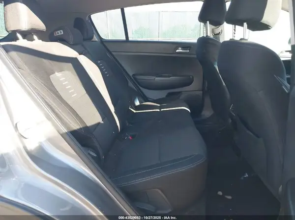 KNDPMCACXH7056849 2017 KIA SPORTAGE - Image 8