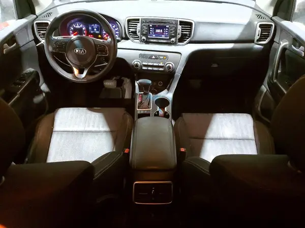 KNDPMCACXH7063400 2017 KIA SPORTAGE - Image 8