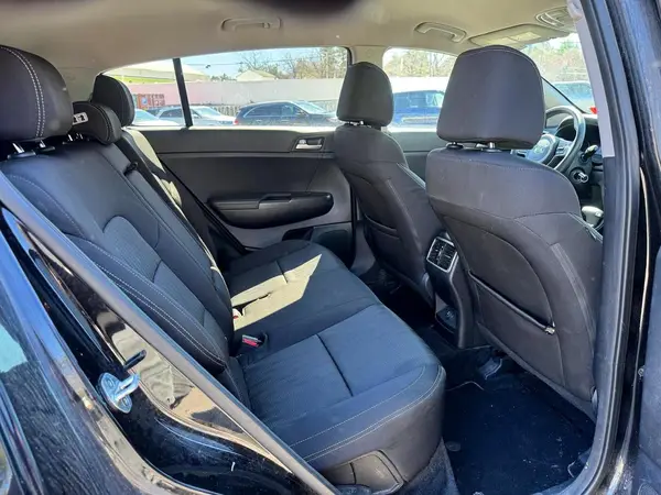 KNDPMCACXH7077250 2017 KIA SPORTAGE - Image 8