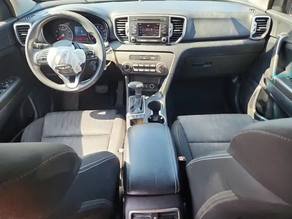 KNDPMCACXH7080214 2017 KIA SPORTAGE - Image 8