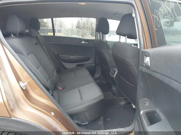 KNDPMCACXH7086885 2017 KIA SPORTAGE - Image 8