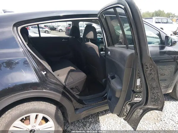 KNDPMCACXH7098079 2017 KIA SPORTAGE - Image 8