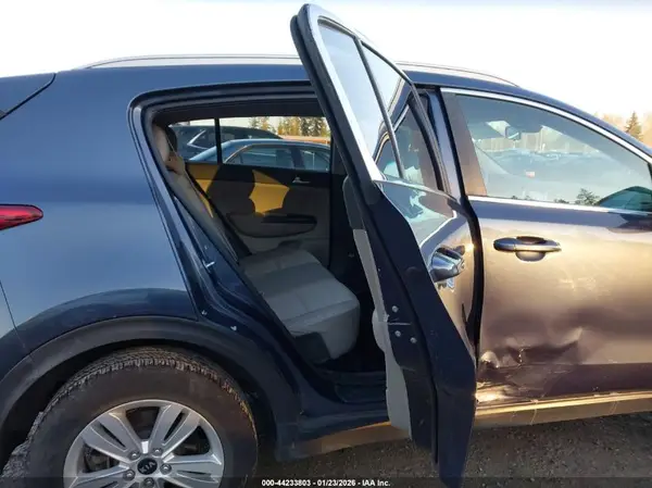 KNDPMCACXH7100087 2017 KIA SPORTAGE - Image 8