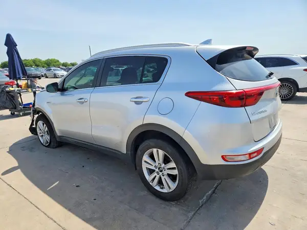 KNDPMCACXH7110084 2017 KIA SPORTAGE - Image 2