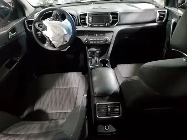 KNDPMCACXH7113261 2017 KIA SPORTAGE - Image 8