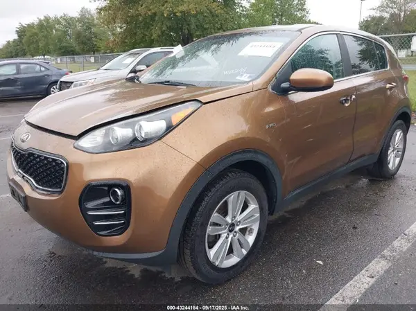 KNDPMCACXH7118928 2017 KIA SPORTAGE - Image 2