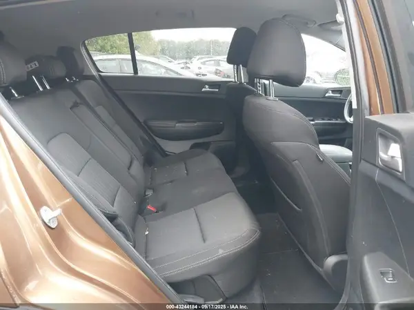 KNDPMCACXH7118928 2017 KIA SPORTAGE - Image 8