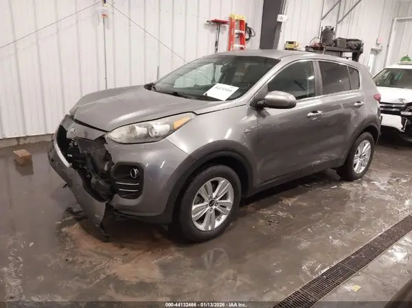 KNDPMCACXH7122607 2017 KIA SPORTAGE - Image 2