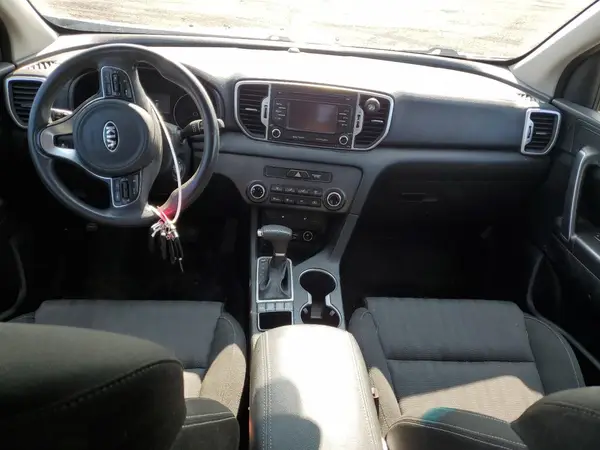 KNDPMCACXH7137091 2017 KIA SPORTAGE - Image 8