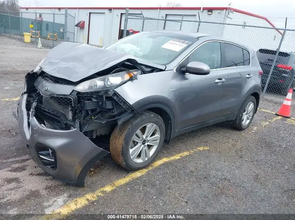 KNDPMCACXH7137947 2017 KIA SPORTAGE - Image 2