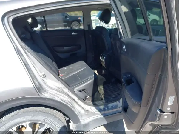 KNDPMCACXH7158844 2017 KIA SPORTAGE - Image 8